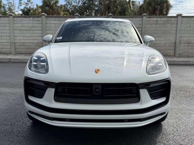2026 Porsche Macan Base Image 26 of 39