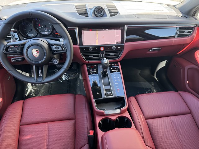 2026 Porsche Macan Base Image 13 of 36