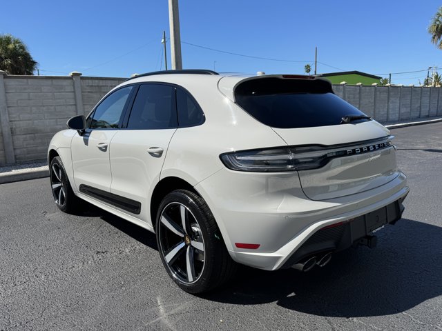 2026 Porsche Macan Base Image 6 of 36