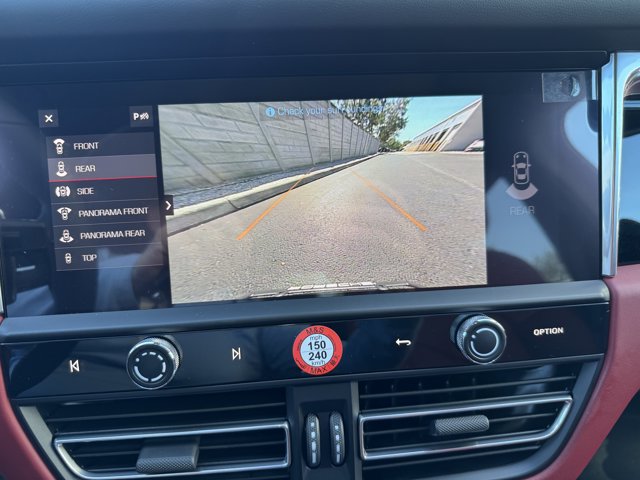 2026 Porsche Macan Base Image 18 of 36