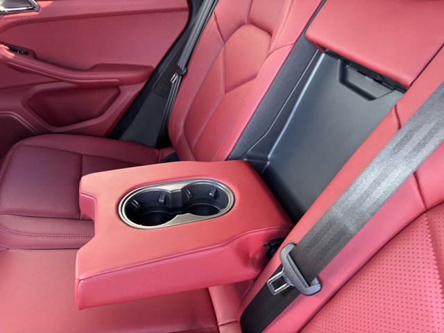 2026 Porsche Macan Base Image 26 of 36