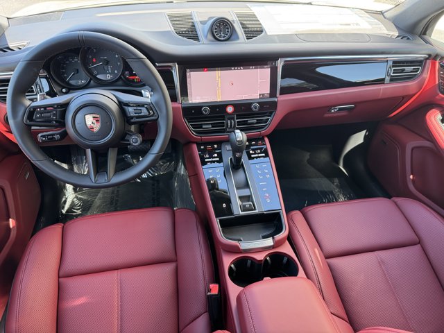 2026 Porsche Macan Base Image 12 of 36