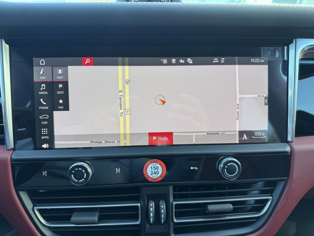 2026 Porsche Macan Base Image 19 of 36