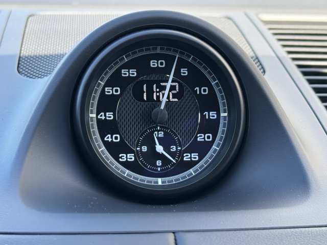 2026 Porsche Macan Base Image 16 of 36