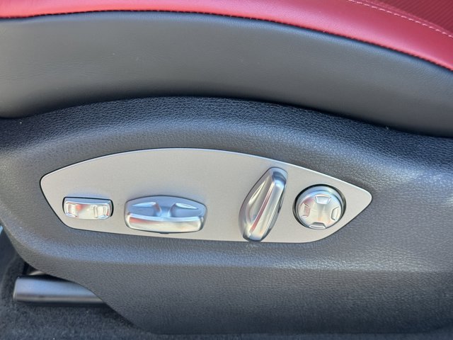 2026 Porsche Macan Base Image 25 of 36