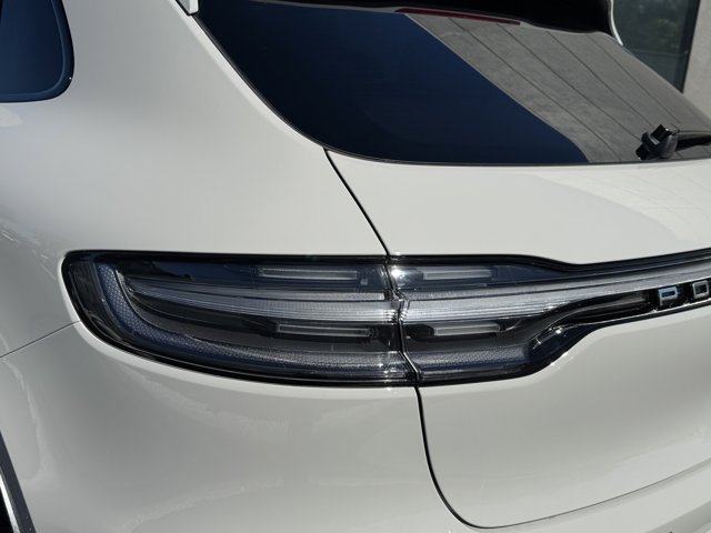 2026 Porsche Macan Base Image 35 of 36