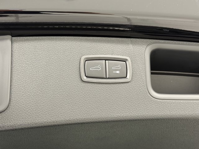 2026 Porsche Macan Base Image 39 of 62