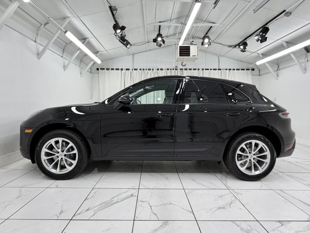 2026 Porsche Macan Base Image 12 of 62