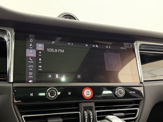 2026 Porsche Macan Base Image 33 of 62