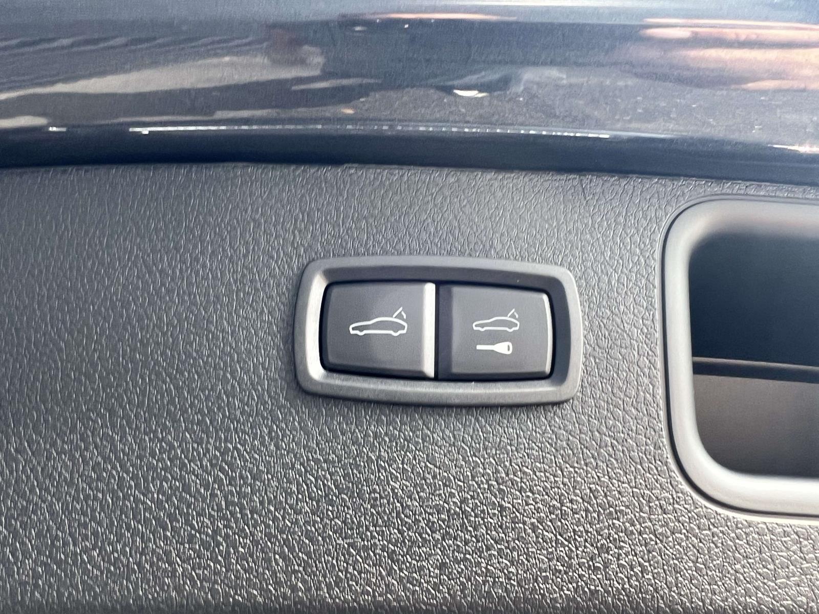 2026 Porsche Macan Base Image 27 of 28