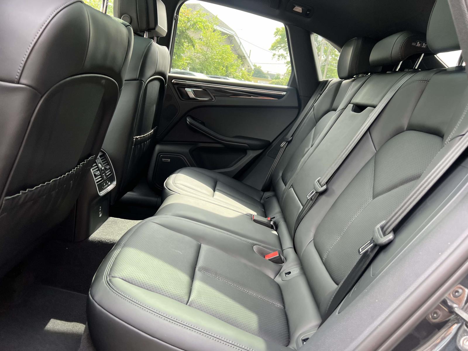 2026 Porsche Macan Base Image 10 of 28