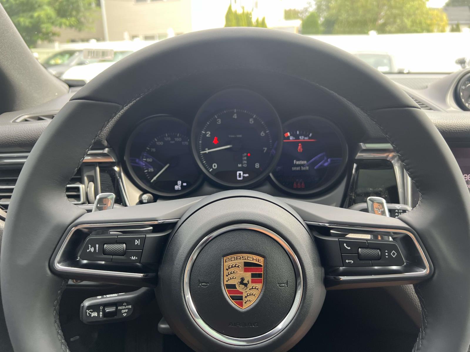 2026 Porsche Macan Base Image 15 of 28