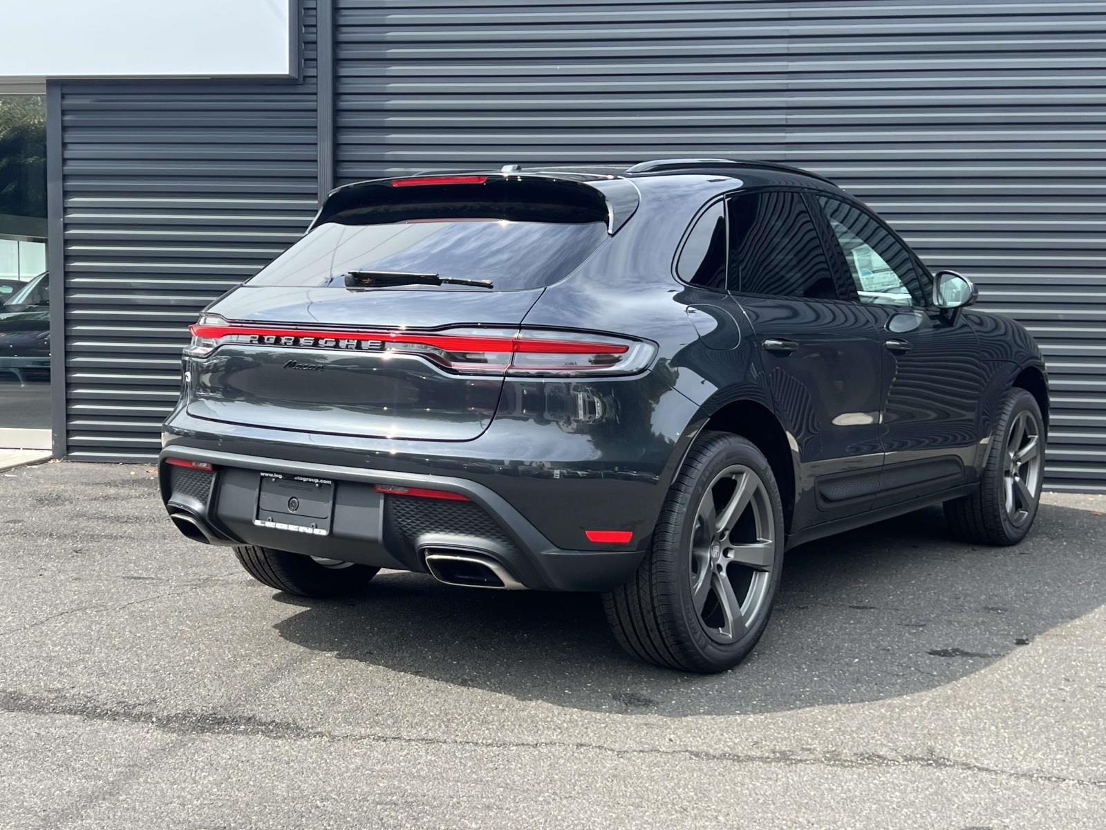 2026 Porsche Macan Base Image 4 of 28