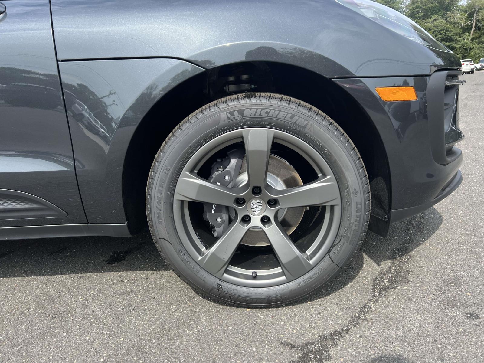 2026 Porsche Macan Base Image 8 of 28