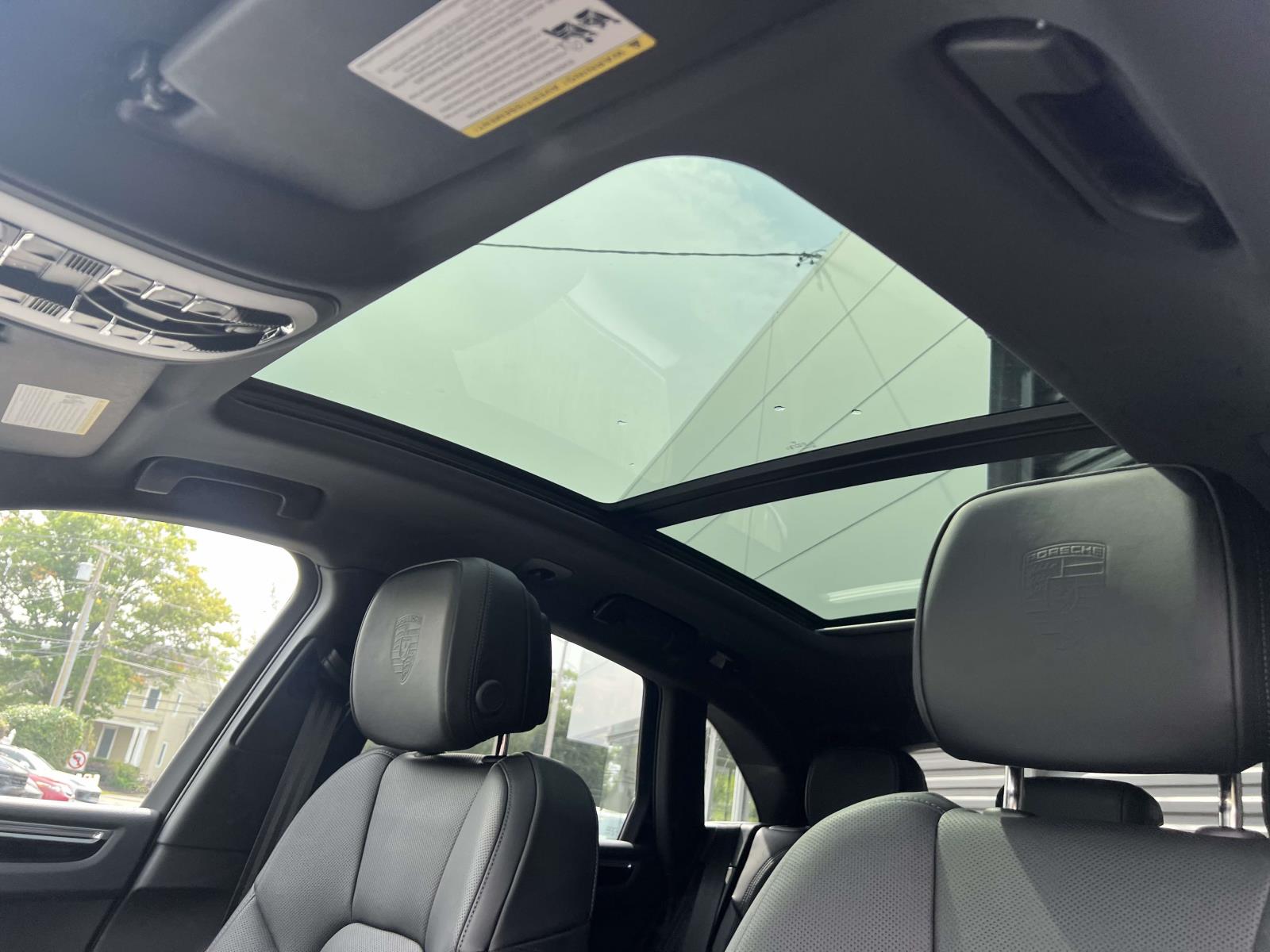 2026 Porsche Macan Base Image 26 of 28