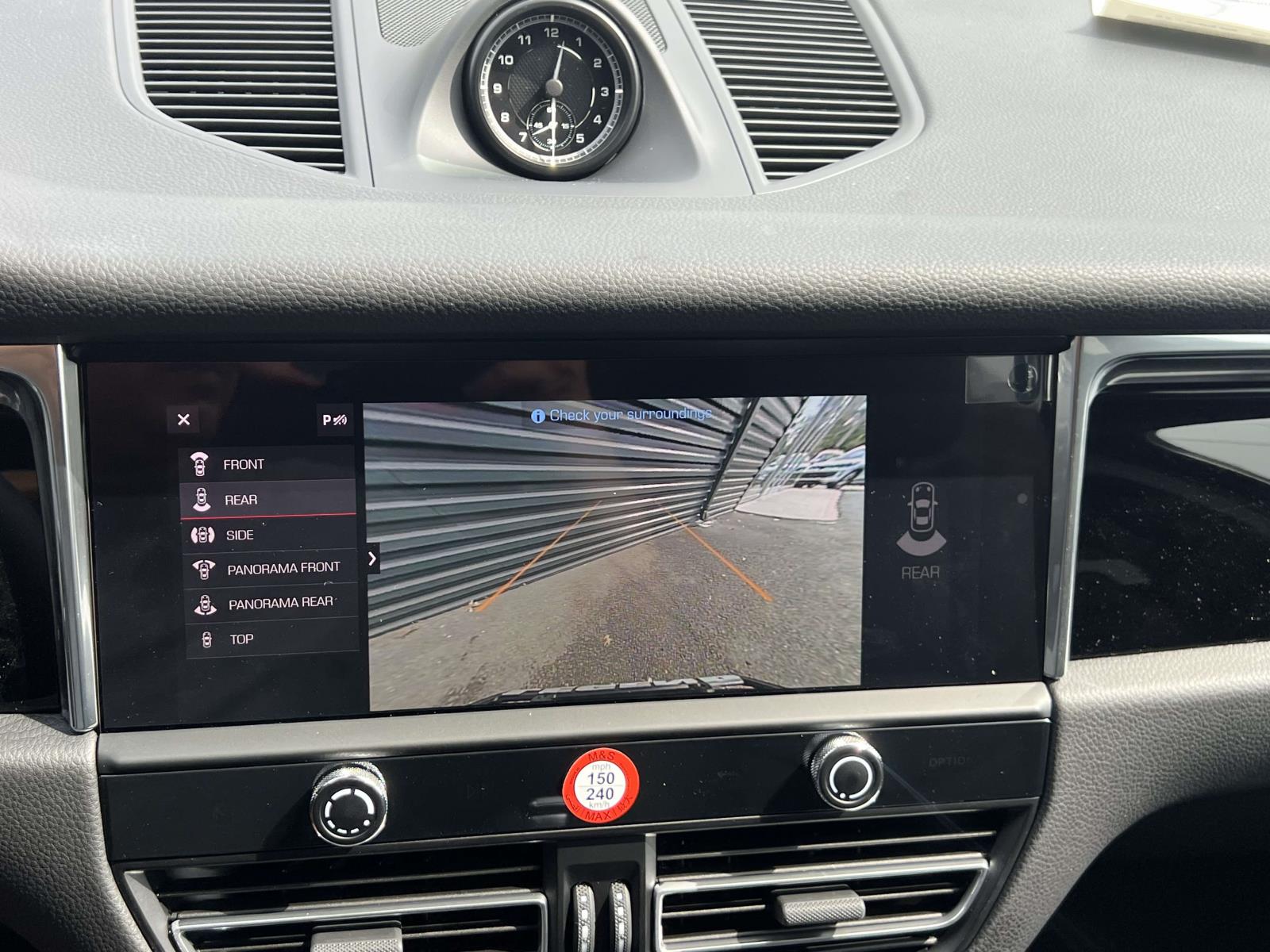 2026 Porsche Macan Base Image 17 of 28