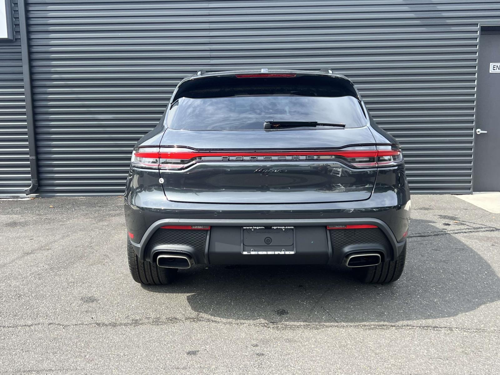 2026 Porsche Macan Base Image 5 of 28