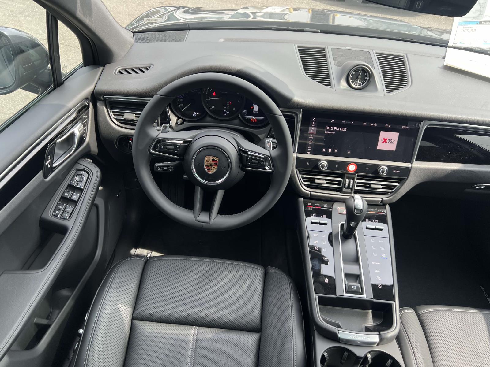 2026 Porsche Macan Base Image 13 of 28