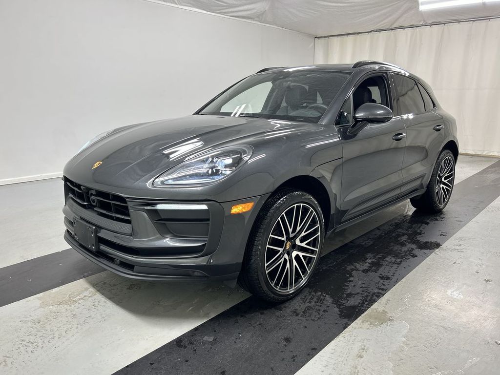 2026 Porsche Macan Base Image 1 of 25