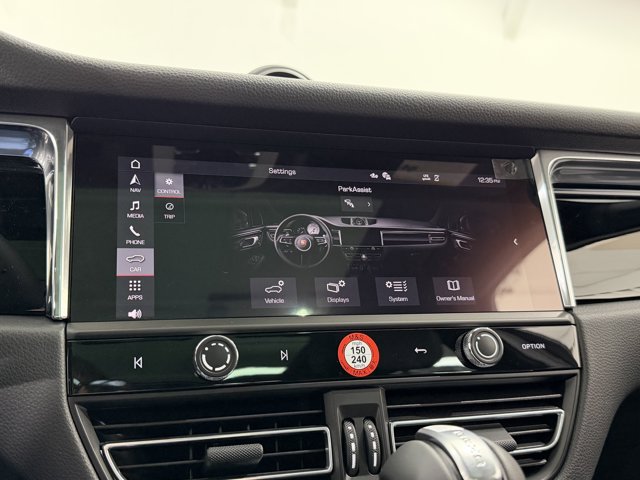 2026 Porsche Macan Base Image 34 of 58