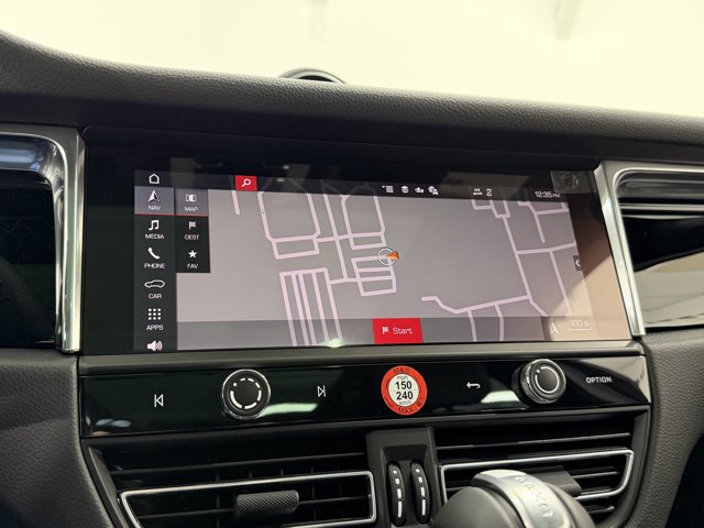 2026 Porsche Macan Base Image 31 of 58