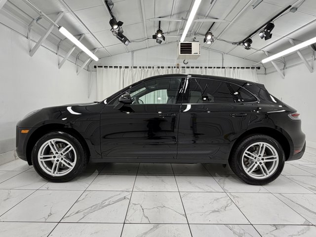 2026 Porsche Macan Base Image 11 of 58