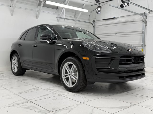 2026 Porsche Macan Base Image 5 of 58