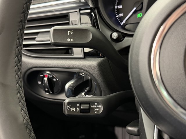 2026 Porsche Macan Base Image 37 of 58