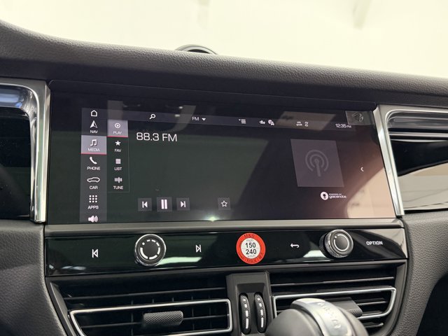 2026 Porsche Macan Base Image 30 of 58