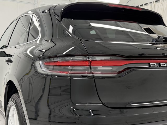 2026 Porsche Macan Base Image 17 of 58