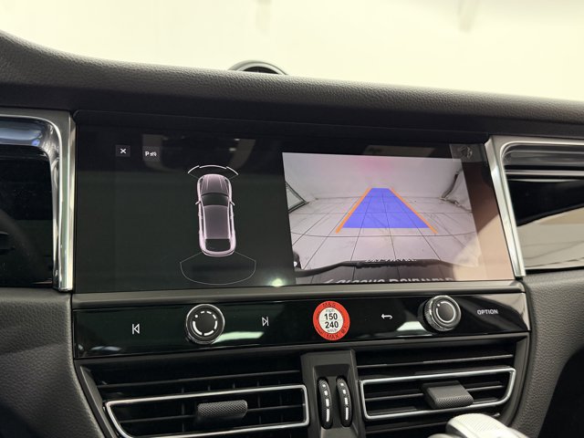 2026 Porsche Macan Base Image 32 of 58