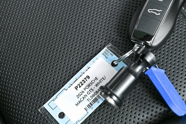 2026 Porsche Macan GTS Image 34 of 40