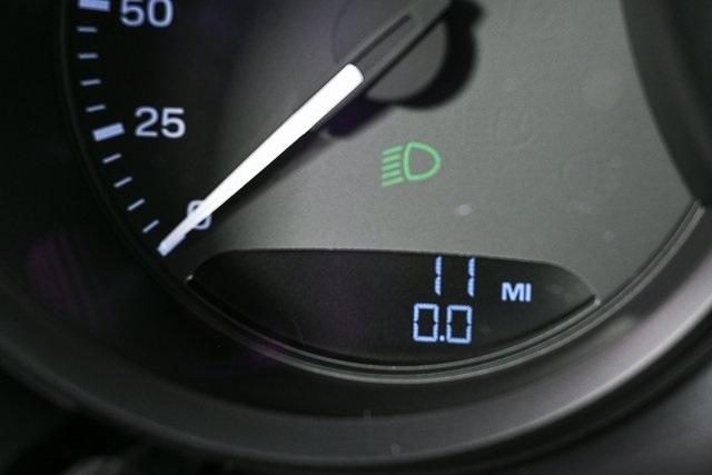 2026 Porsche Macan GTS Image 25 of 40