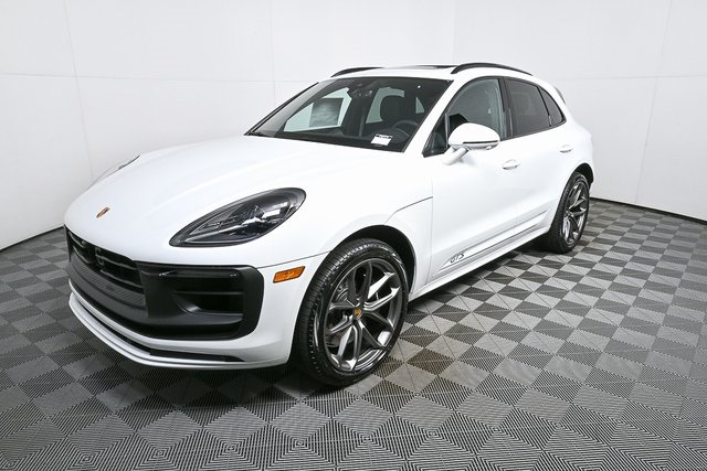 2026 Porsche Macan GTS Image 1 of 40