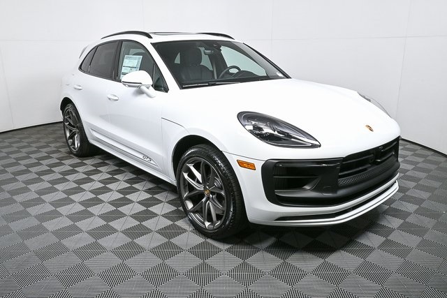 2026 Porsche Macan GTS Image 4 of 40