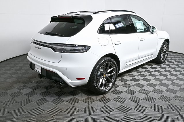 2026 Porsche Macan GTS Image 6 of 40