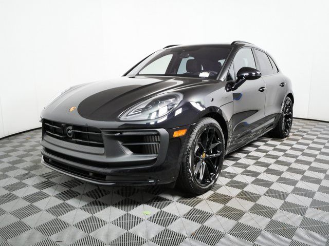 2026 Porsche Macan GTS Image 1 of 41