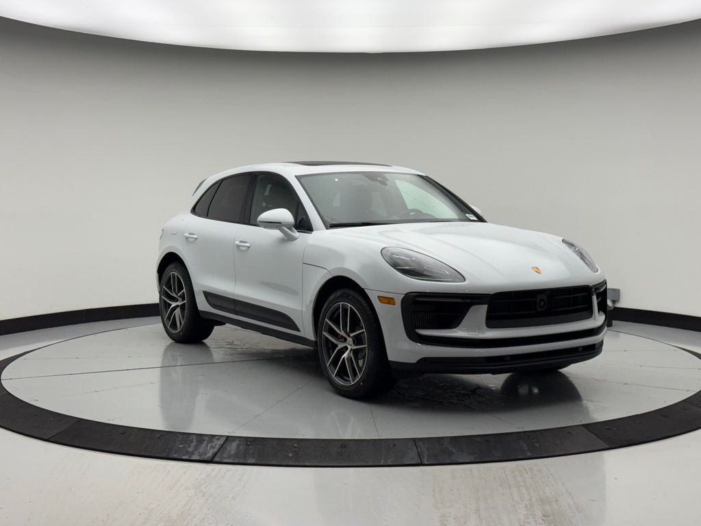 2026 Porsche Macan S Image 3 of 36