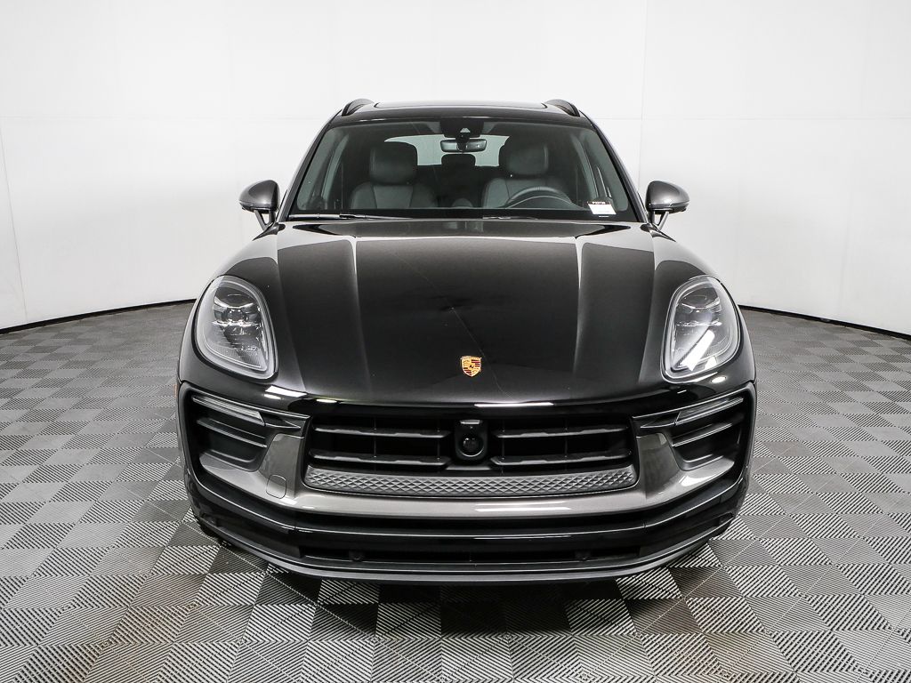 2026 Porsche Macan T Image 2 of 41