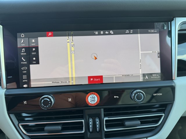 2026 Porsche Macan T Image 22 of 39