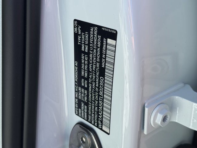 2026 Porsche Macan T Image 29 of 39