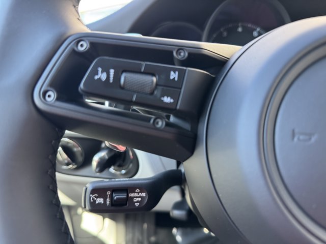 2026 Porsche Macan T Image 33 of 39