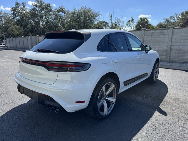 2026 Porsche Macan T Image 5 of 39
