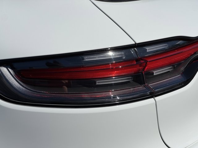 2026 Porsche Macan T Image 38 of 39