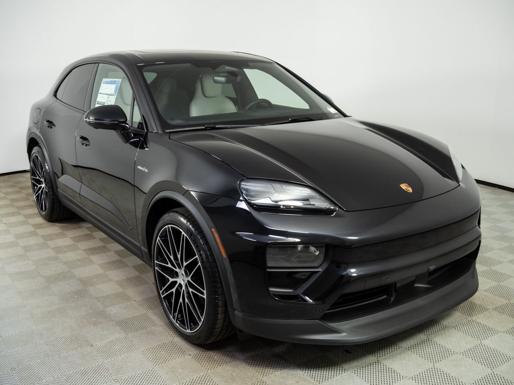 2026 Porsche Macan Electric 4 Image 3 of 39