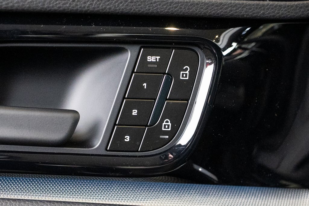 2026 Porsche Panamera 4 Image 26 of 43