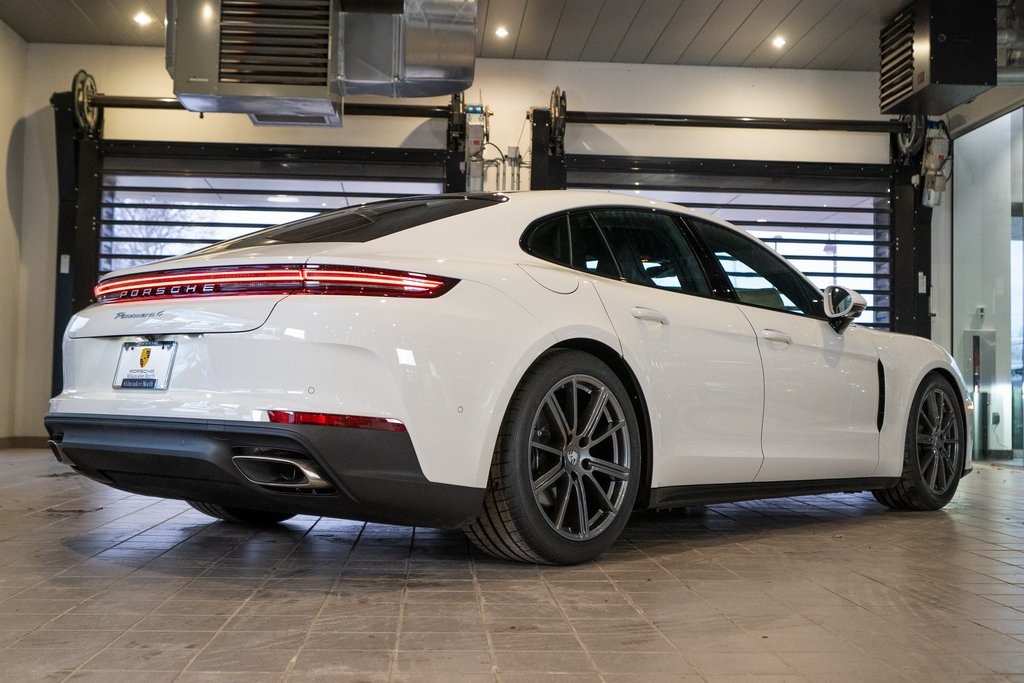 2026 Porsche Panamera 4 Image 5 of 43