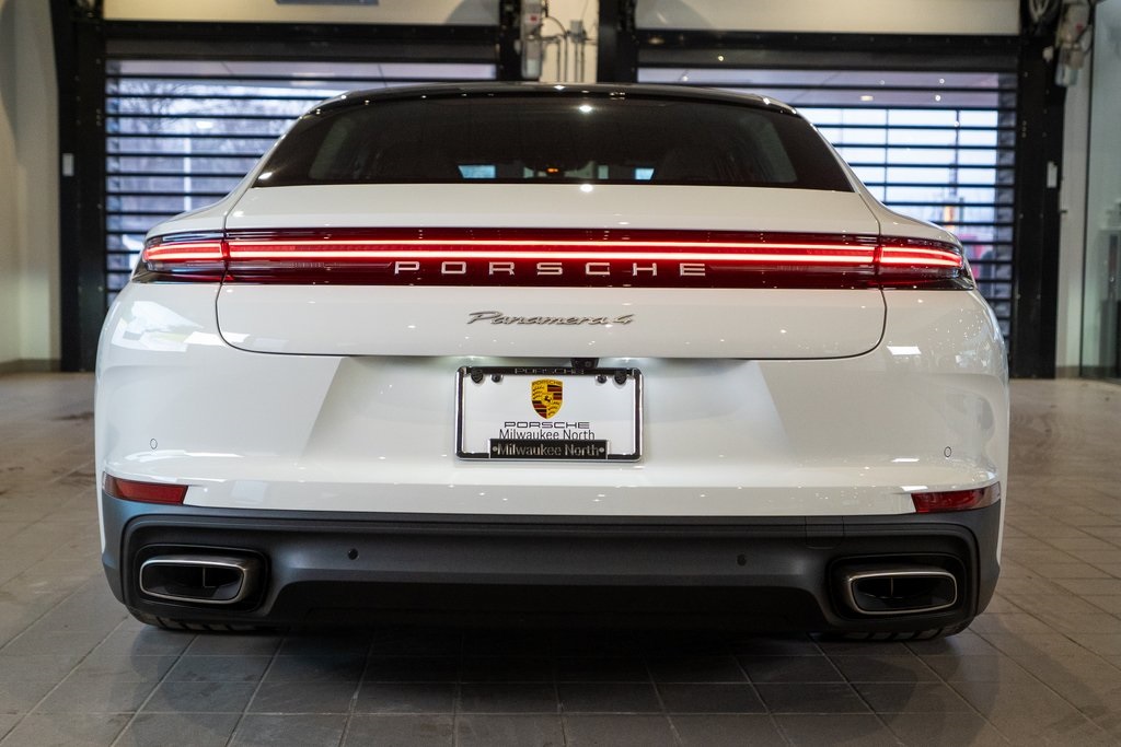 2026 Porsche Panamera 4 Image 6 of 43