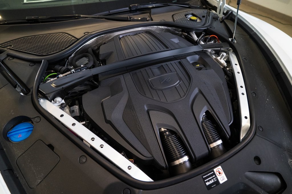 2026 Porsche Panamera 4 Image 9 of 43