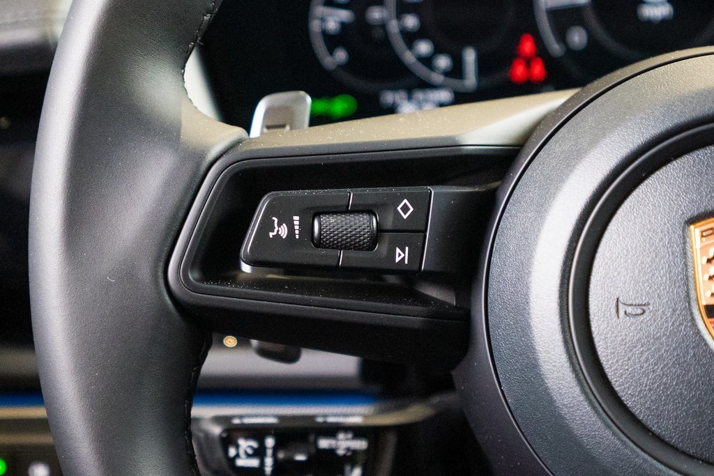 2026 Porsche Panamera 4 Image 35 of 43